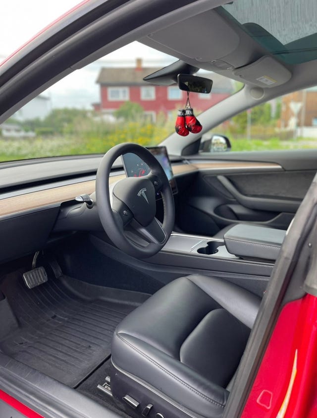 5YJ3E7EB8MF969215 2021 TESLA MODEL 3-5