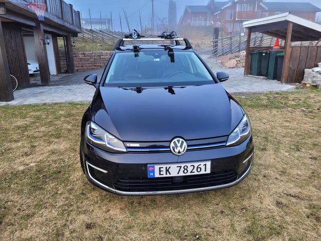 WVWZZZAUZJW910381 2018 VOLKSWAGEN GOLF-1