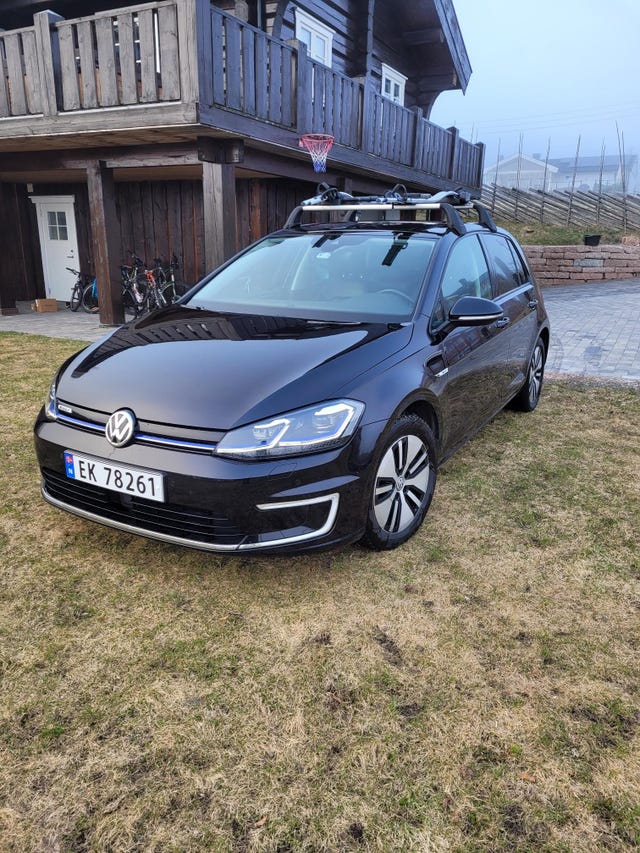 WVWZZZAUZJW910381 2018 VOLKSWAGEN GOLF-2