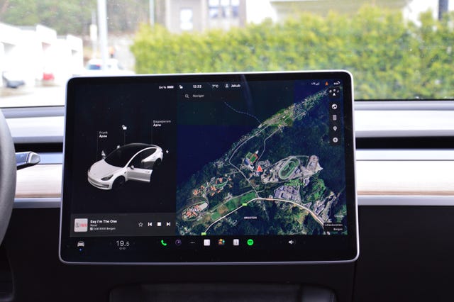 2021 TESLA MODEL 3 - 28