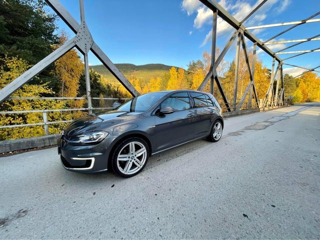 WVWZZZAUZJ8909093 2018 VOLKSWAGEN GOLF-0