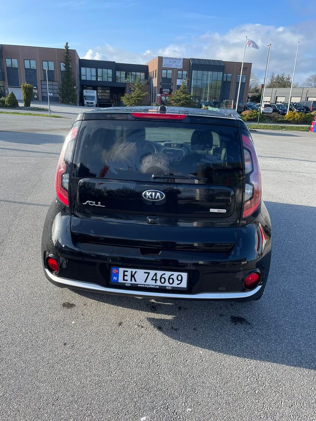 KNAJX81EFK7037556 2019 KIA SOUL-3