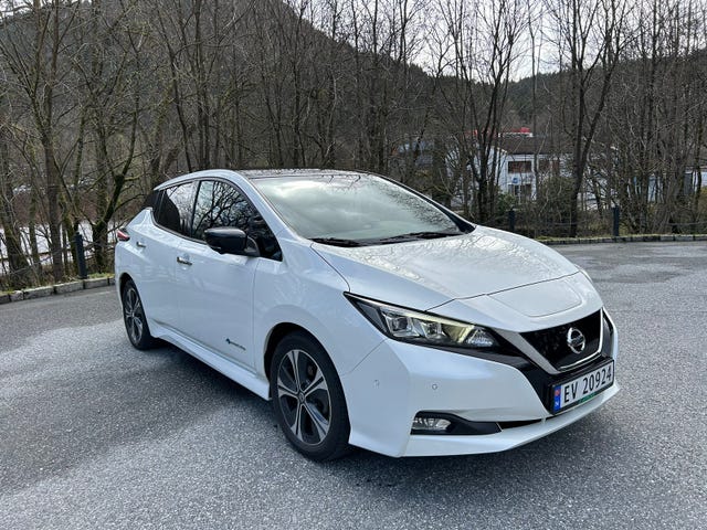 2018 NISSAN LEAF - 15