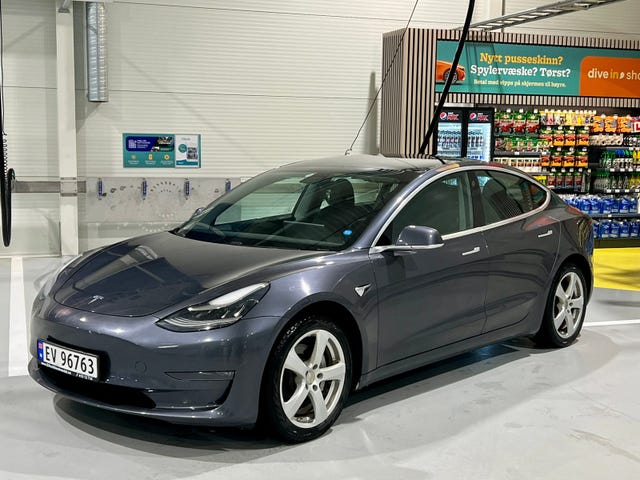 5YJ3E7EB8KF445835 2019 TESLA MODEL 3-2