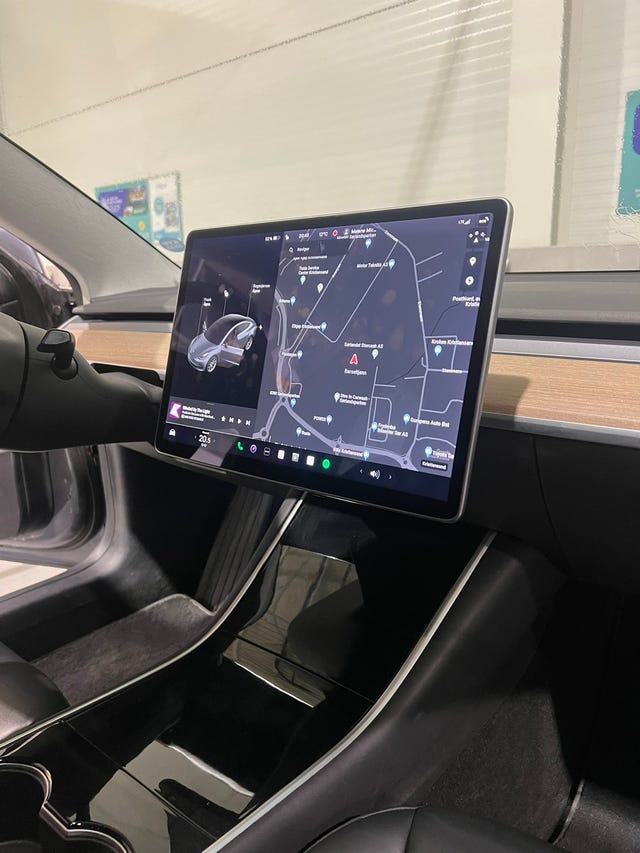 2019 TESLA MODEL 3 - 26