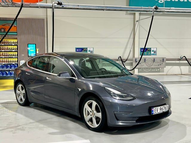 5YJ3E7EB8KF445835 2019 TESLA MODEL 3-1