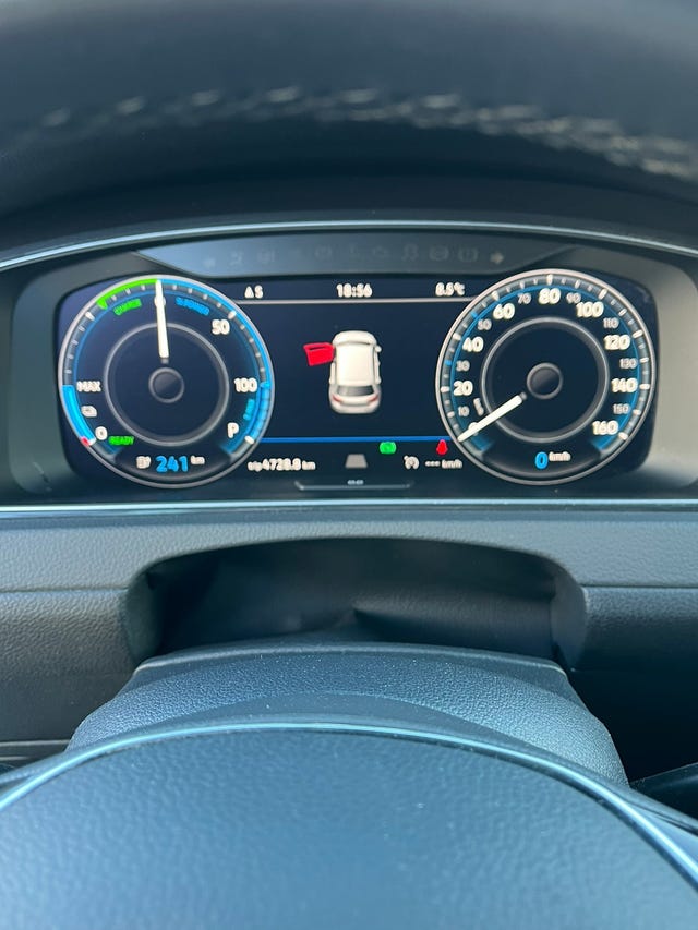 2018 VOLKSWAGEN GOLF - 18