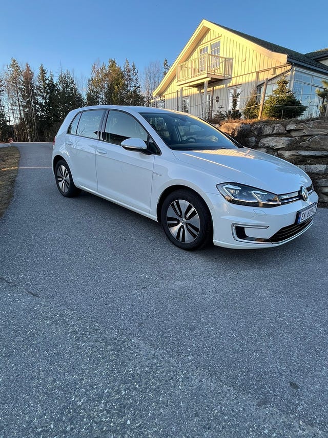 WVWZZZAUZJW903656 2018 VOLKSWAGEN GOLF-0