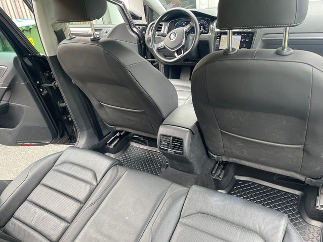 2018 VOLKSWAGEN GOLF - 19
