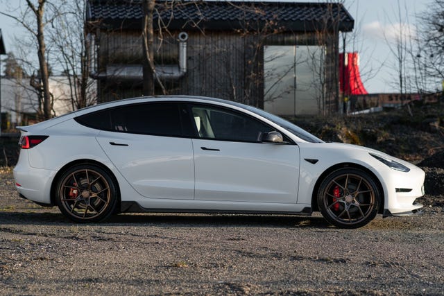 5YJ3E7EB4KF368963 2019 TESLA MODEL 3-4