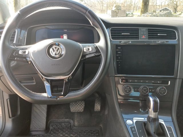 2018 VOLKSWAGEN GOLF - 18