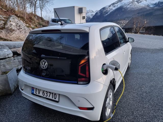 2018 VOLKSWAGEN UP! - 11