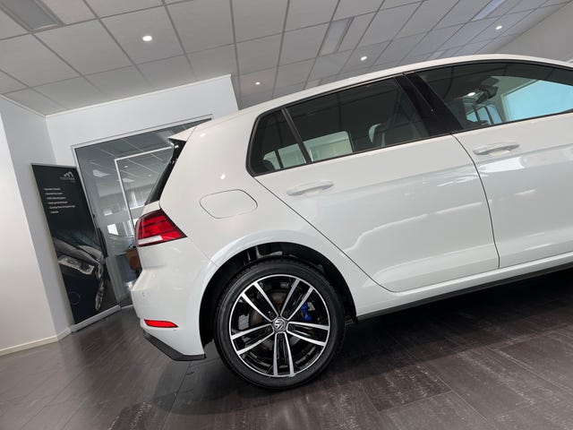 2018 VOLKSWAGEN GOLF - 17