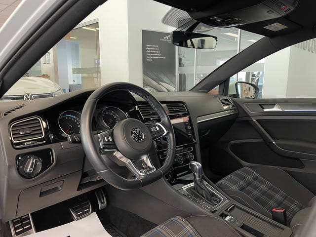 2018 VOLKSWAGEN GOLF - 52