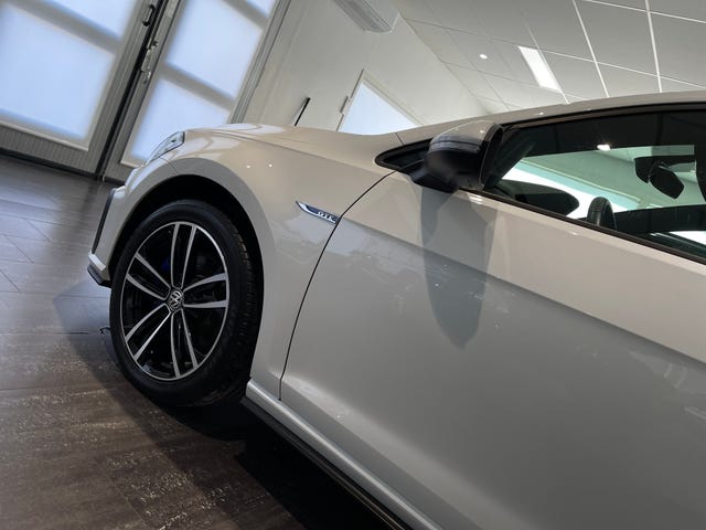 2018 VOLKSWAGEN GOLF - 24