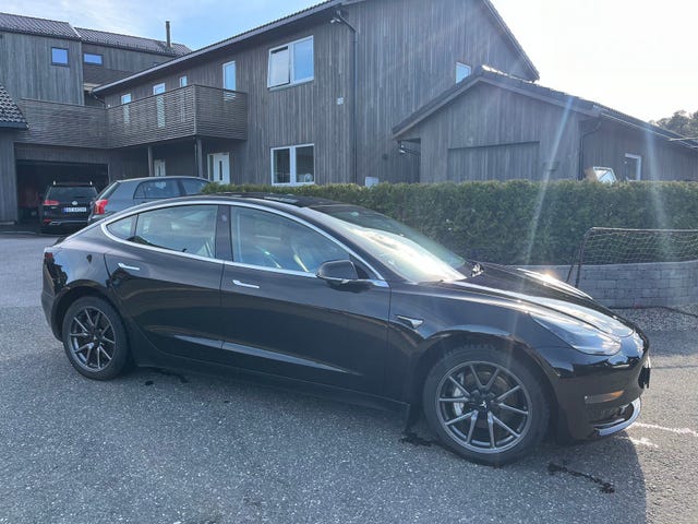 5YJ3E7EA9KF371302 2019 TESLA MODEL 3-0