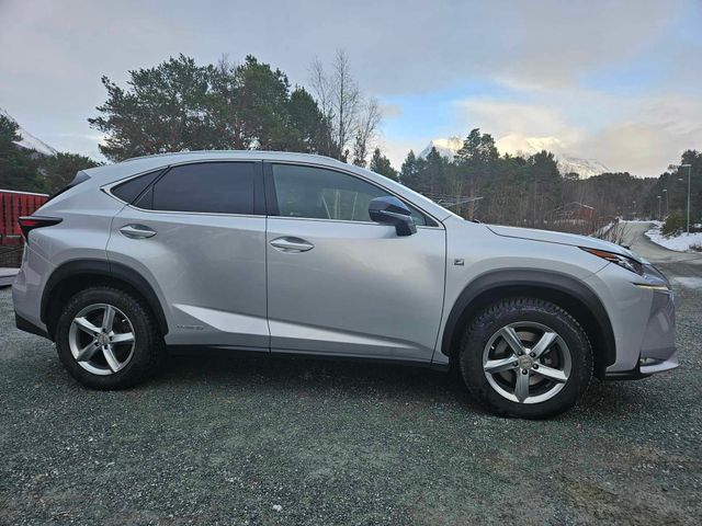 2015 LEXUS NX 300H - 21