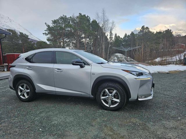 2015 LEXUS NX 300H - 31