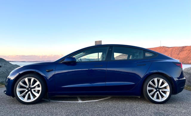 5YJ3E7EB6KF382525 2019 TESLA MODEL 3-5