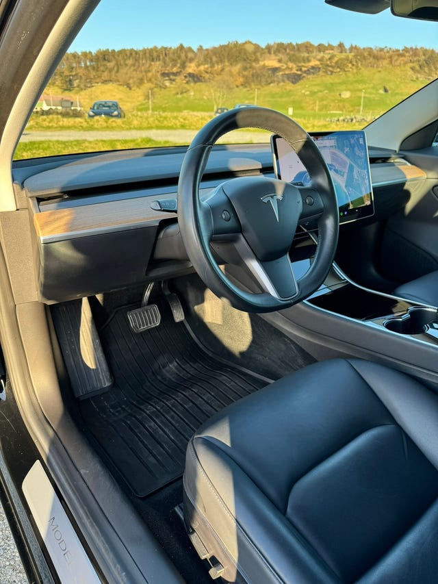5YJ3E7EA4KF318815 2019 TESLA MODEL 3-5