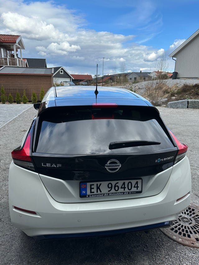SJNFAAZE1U0018432 2018 NISSAN LEAF-4