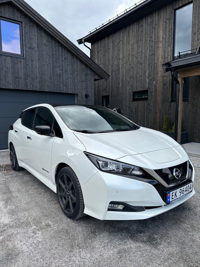 SJNFAAZE1U0018432 2018 NISSAN LEAF-0