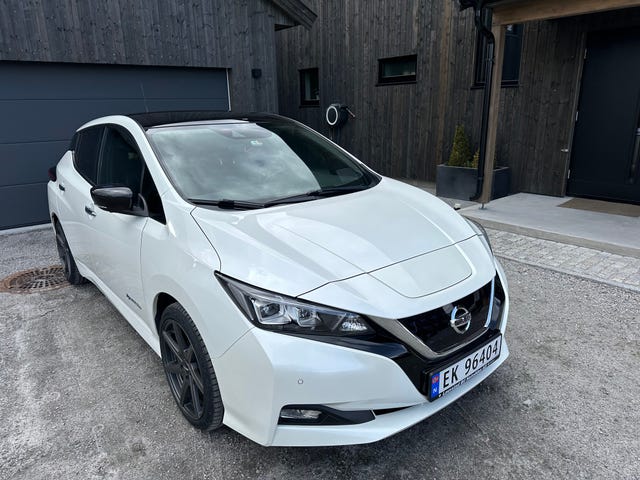 SJNFAAZE1U0018432 2018 NISSAN LEAF-2