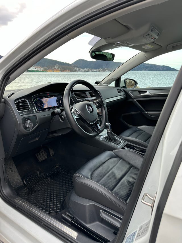 2018 VOLKSWAGEN GOLF - 10