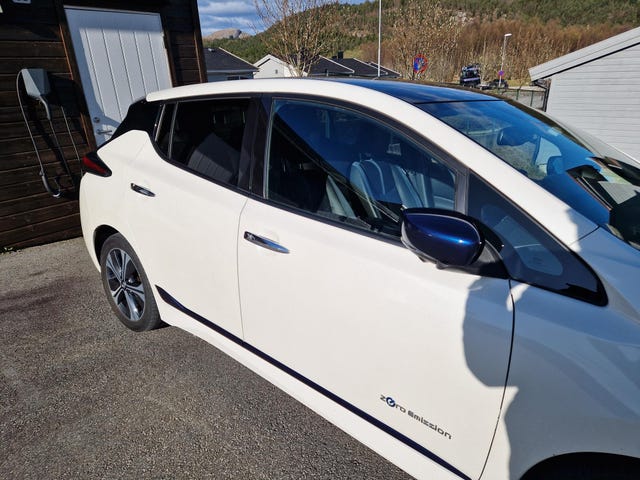 2018 NISSAN LEAF - 9
