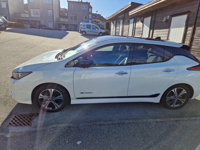 SJNFAAZE1U0005286 2018 NISSAN LEAF-2