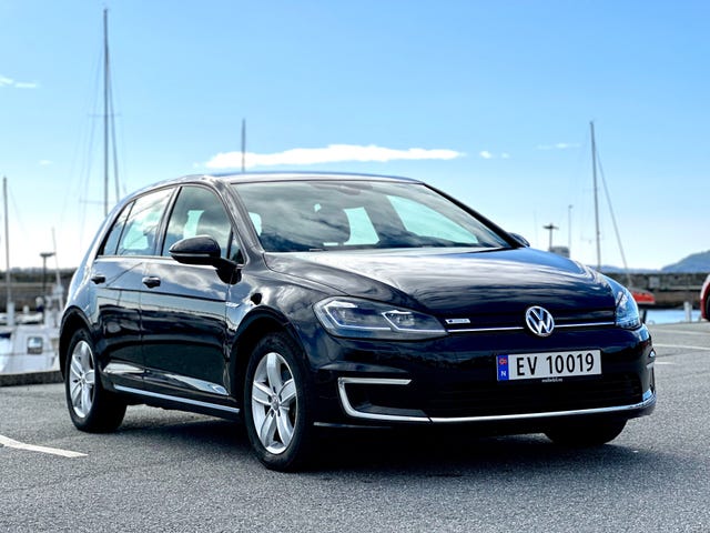 WVWZZZAUZJ8909586 2018 VOLKSWAGEN GOLF-2