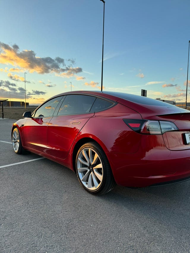 5YJ3E7EB9KF236040 2019 TESLA MODEL 3-2