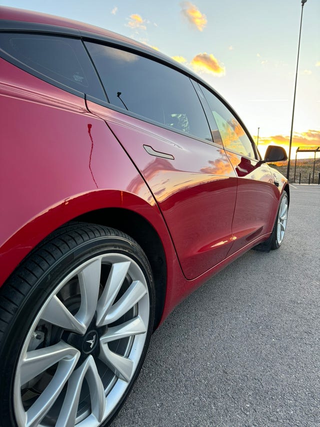 5YJ3E7EB9KF236040 2019 TESLA MODEL 3-5