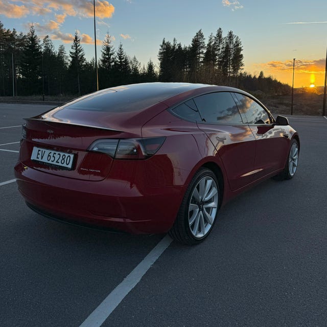 5YJ3E7EB9KF236040 2019 TESLA MODEL 3-4