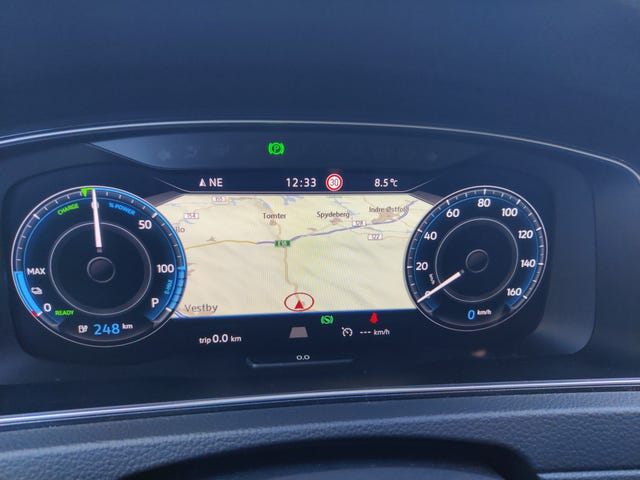 WVWZZZAUZJW901851 2018 VOLKSWAGEN GOLF-1