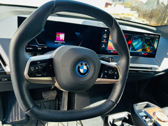 2022 BMW IX M60 - 33