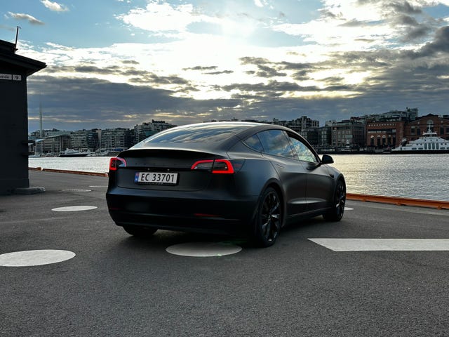5YJ3E7EB8MF886089 2021 TESLA MODEL 3-4