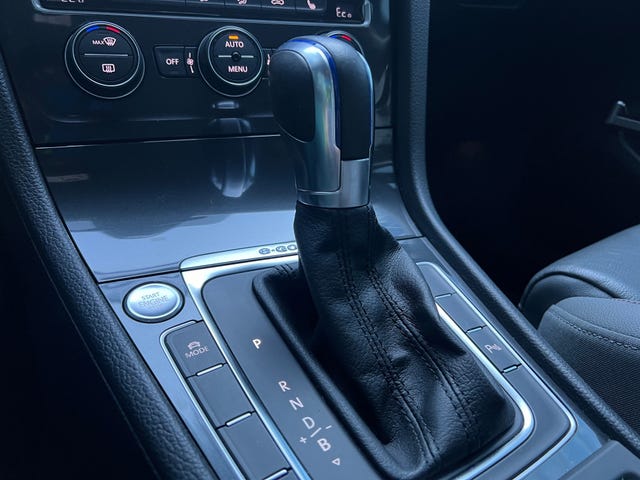2018 VOLKSWAGEN GOLF - 14