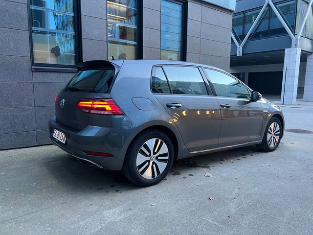 WVWZZZAUZJW903274 2018 VOLKSWAGEN GOLF-4