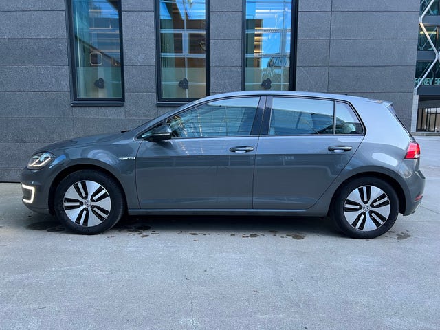 WVWZZZAUZJW903274 2018 VOLKSWAGEN GOLF-1