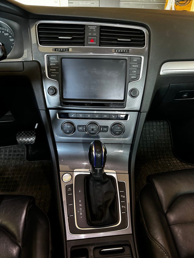 2015 VOLKSWAGEN GOLF - 13
