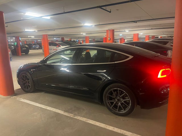 5YJ3E7EB6KF368530 2019 TESLA MODEL 3-4