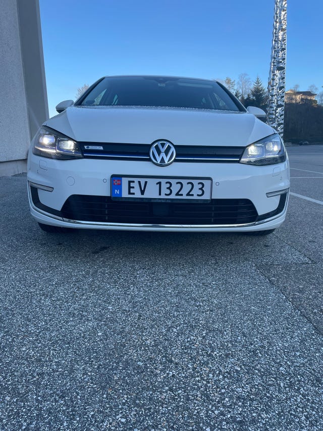 WVWZZZAUZJ8909915 2018 VOLKSWAGEN GOLF-1