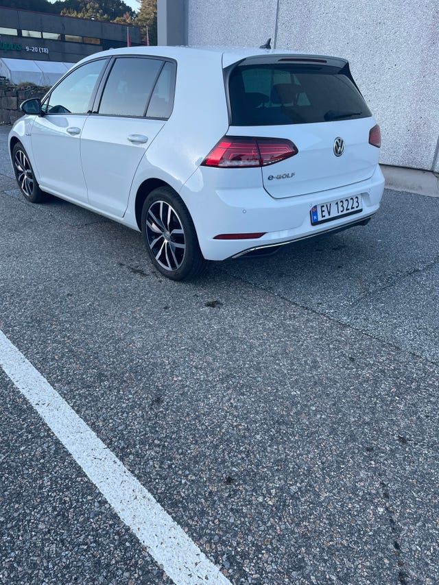 WVWZZZAUZJ8909915 2018 VOLKSWAGEN GOLF-2