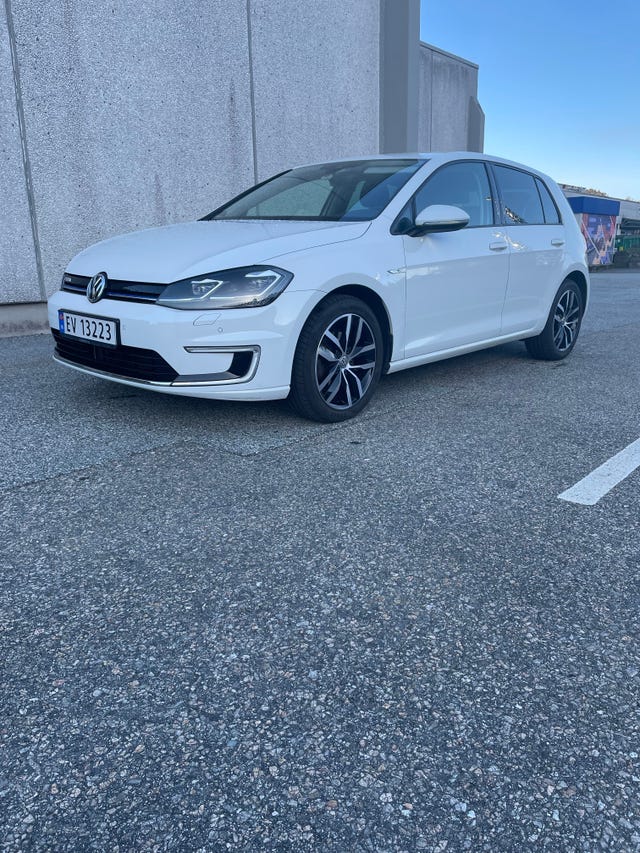 WVWZZZAUZJ8909915 2018 VOLKSWAGEN GOLF-0