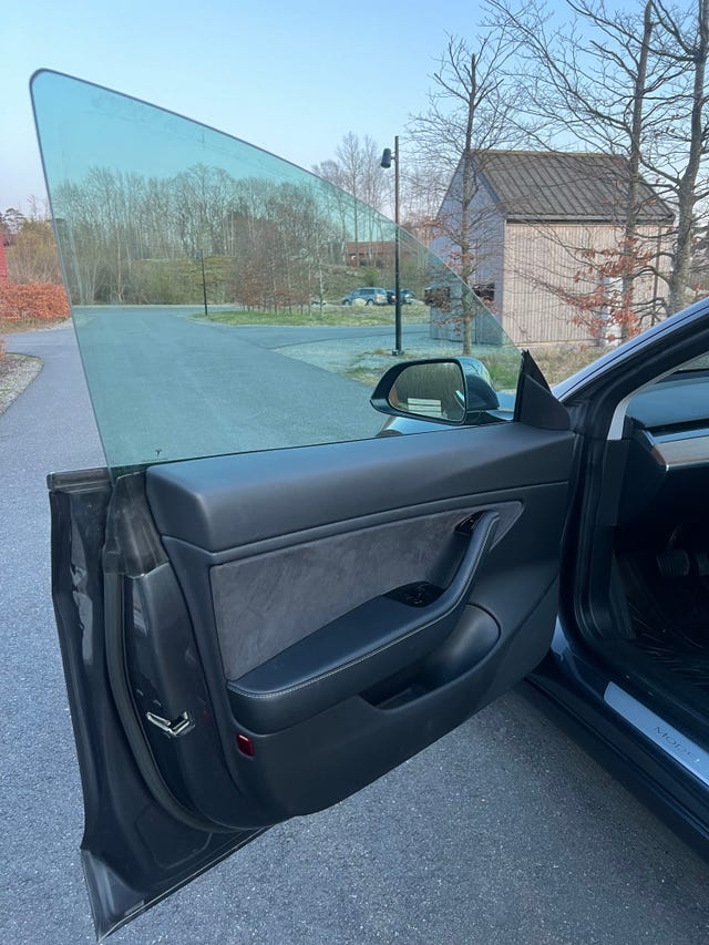 2019 TESLA MODEL 3 - 16