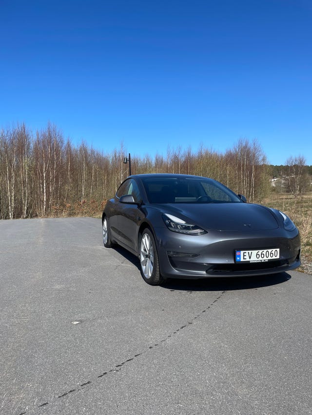 5YJ3E7EB2KF201923 2019 TESLA MODEL 3-4