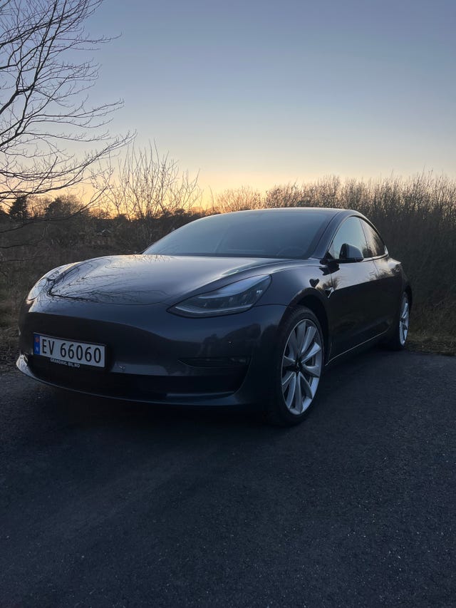5YJ3E7EB2KF201923 2019 TESLA MODEL 3-0