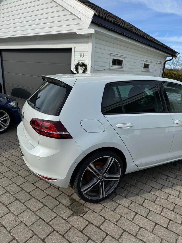 WVWZZZAUZFW900977 2015 VOLKSWAGEN GOLF-1