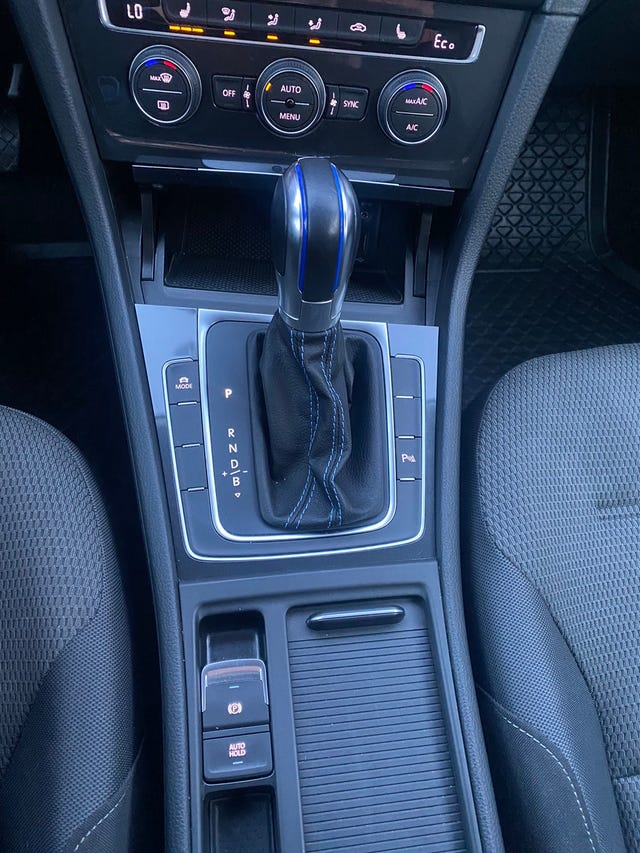 2019 VOLKSWAGEN GOLF - 24